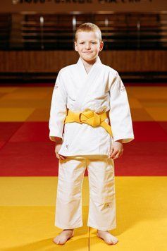 Біле дитяче кімоно для дзюдо BUDOGI BEGINNER 350 г м2