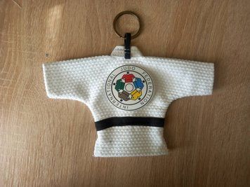Сувенірна кімоношка IJF подарунок тренеру з дзюдо