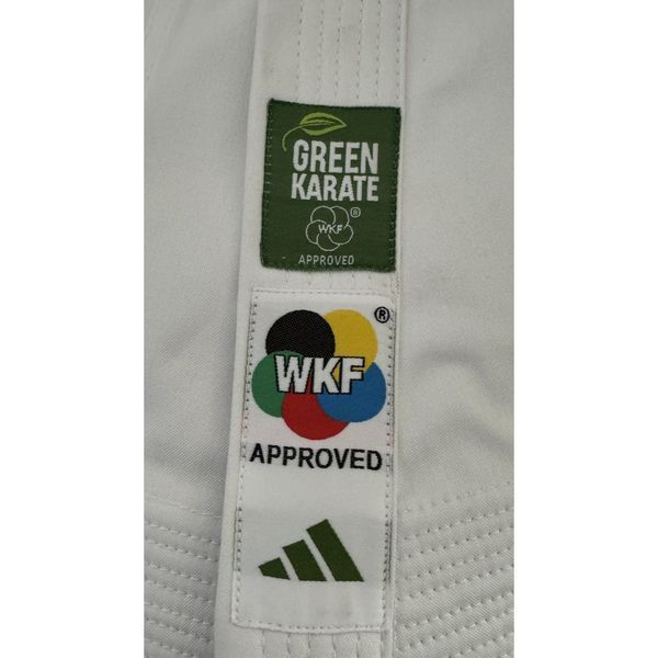 Маркування WKF Approved на професійному кімоно Adidas Shori з червоними смугами